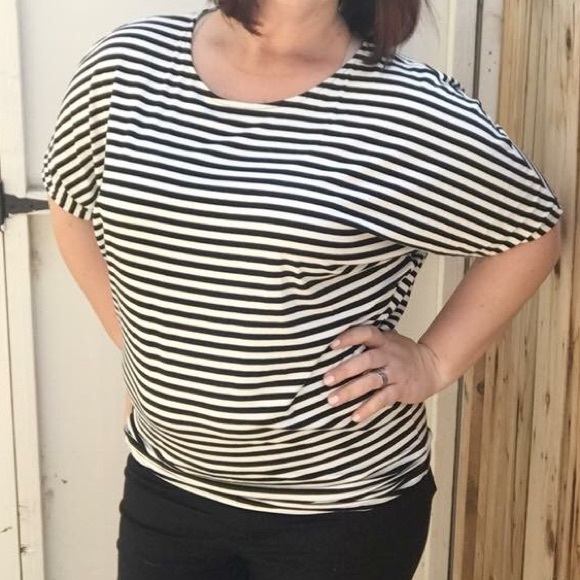 •SM added •Agnes & Dora Short Sleeve Dolman - Picture 5 of 8